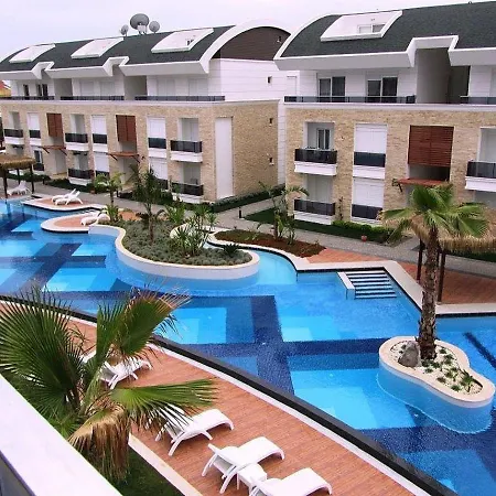 아파트 Tropical Gardens Is A 2 Bed 1st Floor Private