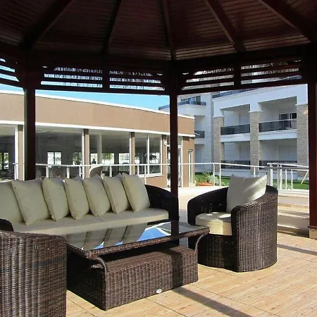 アパート Tropical Gardens Is A 2 Bed 1st Floor Private