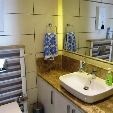 アパート Tropical Gardens Is A 2 Bed 1st Floor Private シダ
