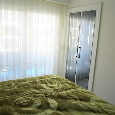 アパート Tropical Gardens Is A 2 Bed 1st Floor Private *