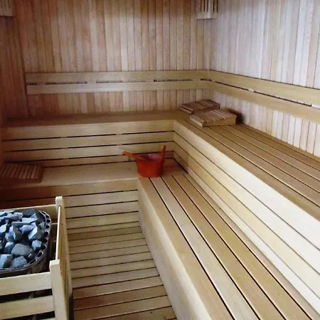 アパート Tropical Gardens Is A 2 Bed 1st Floor Private *